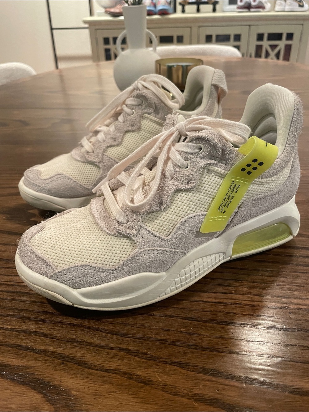 Jordan | MA2 | Womens Size 6
